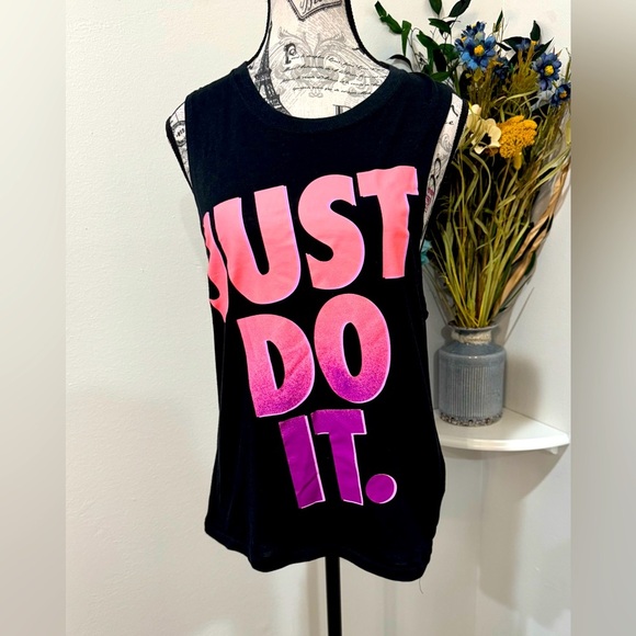 Nike Activewear Black and Pink Graphic Muscle Tee size XS - Picture 1 of 9